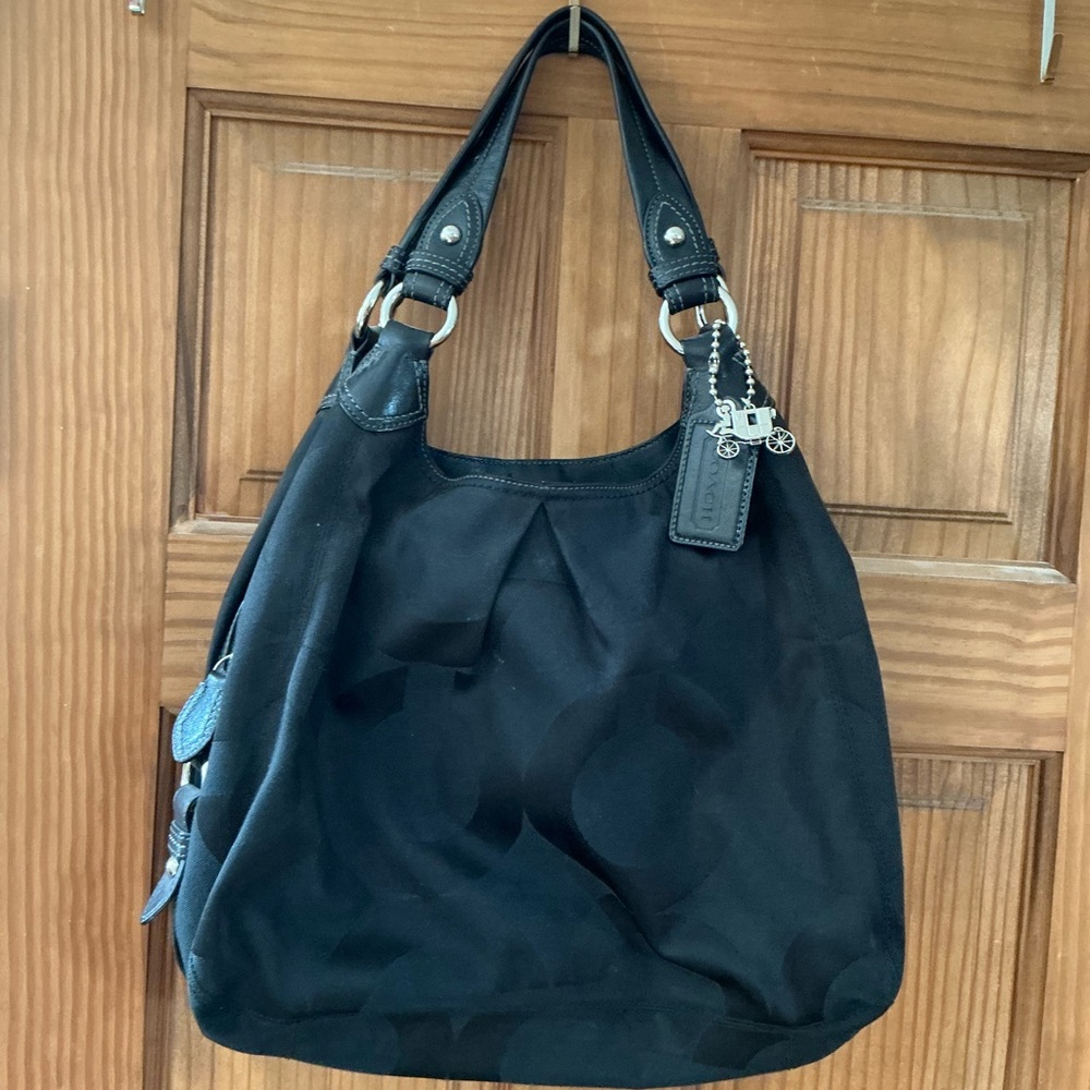 Elegant Black Shoulder Bag